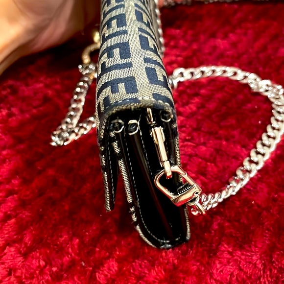 EUC NO CALLOUTS Fendi Vintage Zucca FF logo Continental wallet - Picture 6 of 16